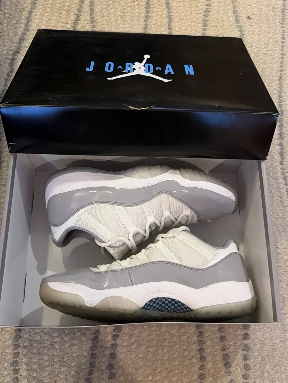 Jordan men’s Low-Top Sneakers - White & Light Gray